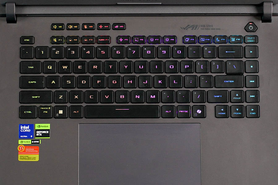 Asus ROG Strix G16 (2025) - Keyboard Trackpad