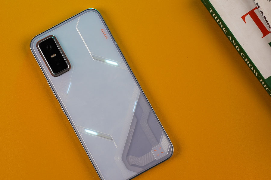 Infinix GT 30 Pro design