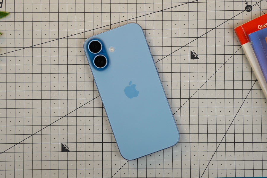 iPhone 17 design