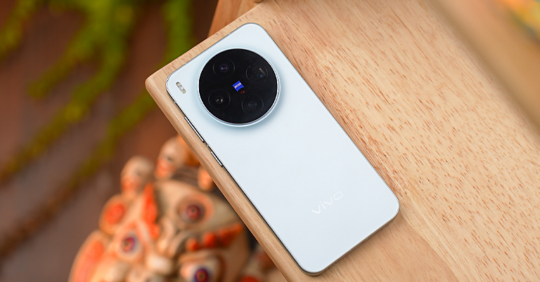 Vivo X300 Review: Is it the iPhone 17 Killer?