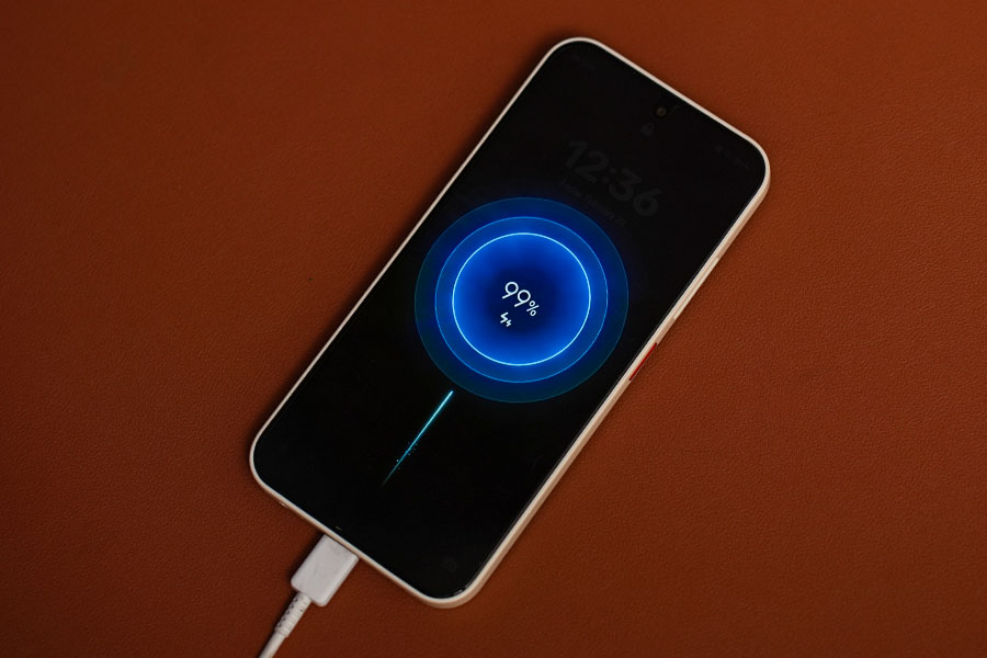 Nubia V80 Design Charging