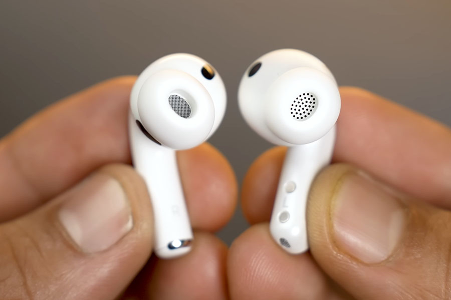 AirPods Pro 3 vs Galaxy Buds 4 Pro - Stem design