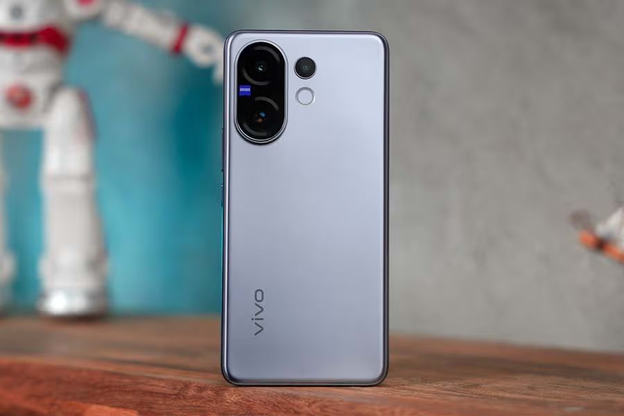 Vivo V60 Best Phone Under 70000 in Nepal for Portraits
