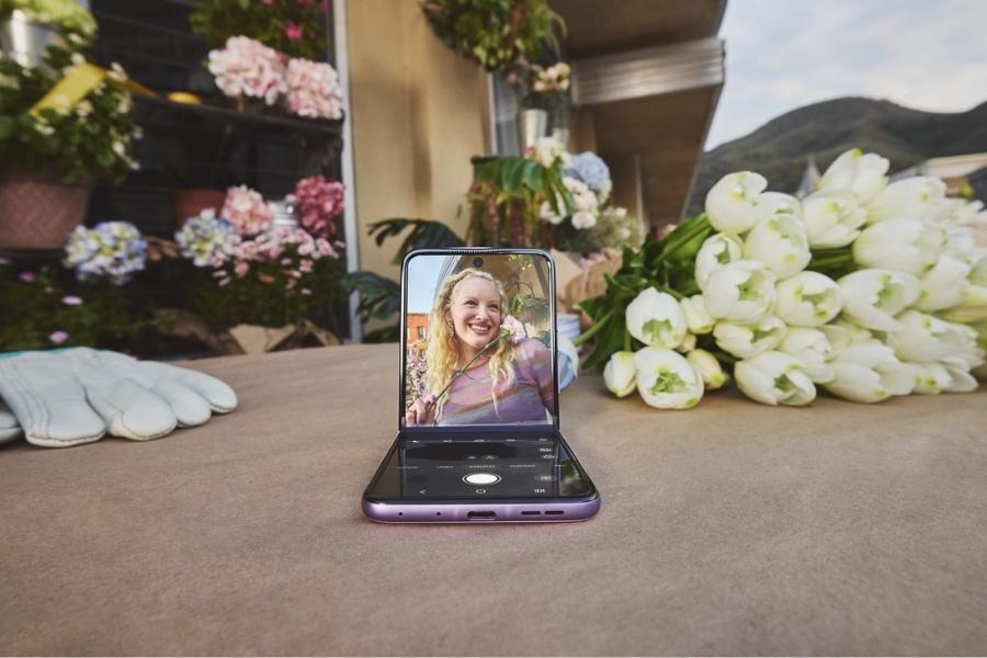 Moto Razr 70 series camera