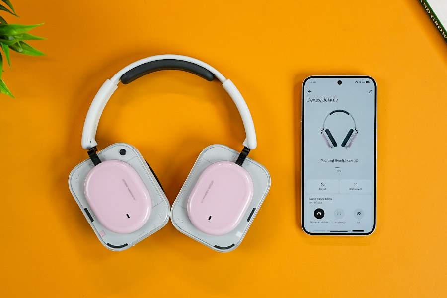 Nothing Headphone (a) with app