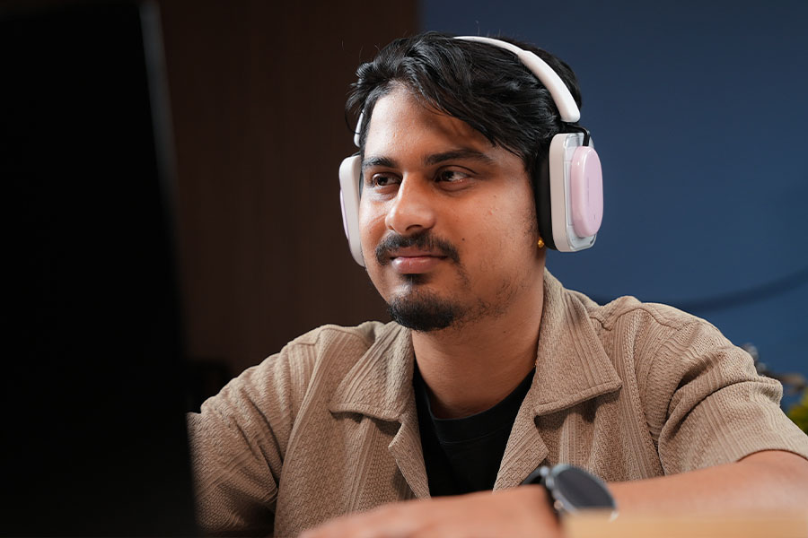 Wearing the Nothing Headphone (a)