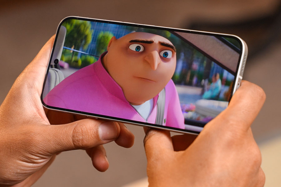 Nothing-Phone-4(a)-Pro-Watching-video