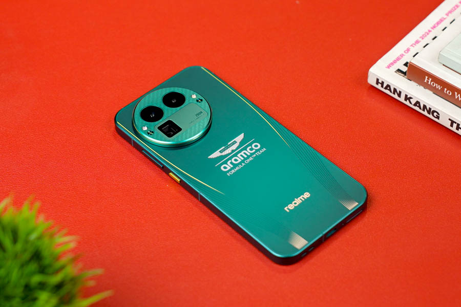 Realme-GT-8-Pro-Design