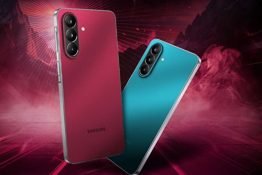 Samsung Galaxy M47 5G in two diffrent color option
