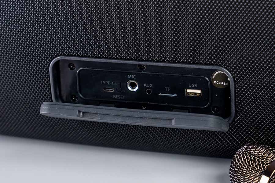 Ultima BoomBox 130 Connectivity