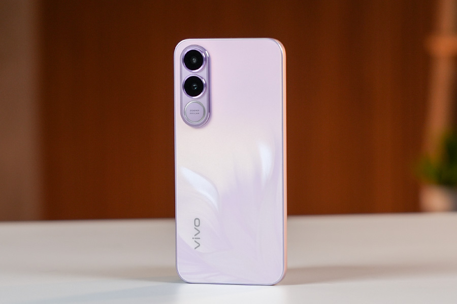 Vivo V70 FE Design