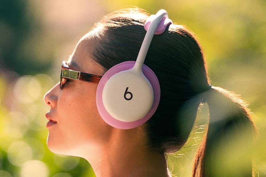 Listening to music on the Beats 360