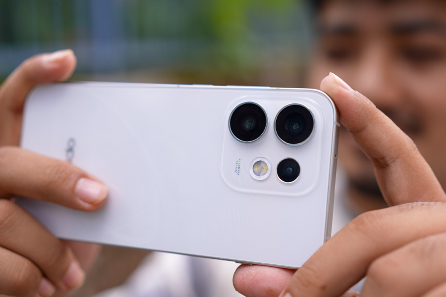 Oppo-Reno-16-Camera-Closeup