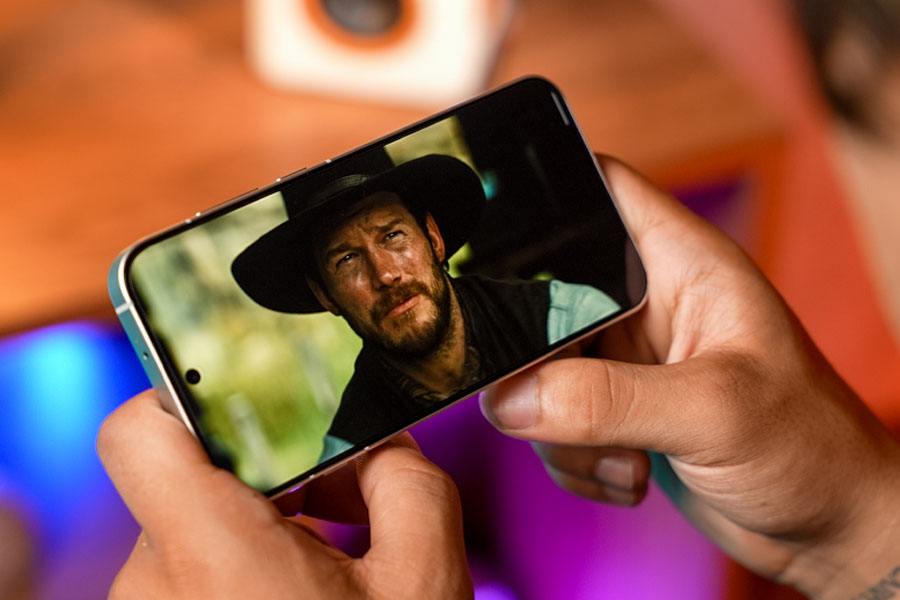 Oppo-Reno-16-Display
