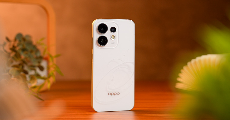 OPPO Reno 16 Review: Compact Phone With Amazing Battery Life