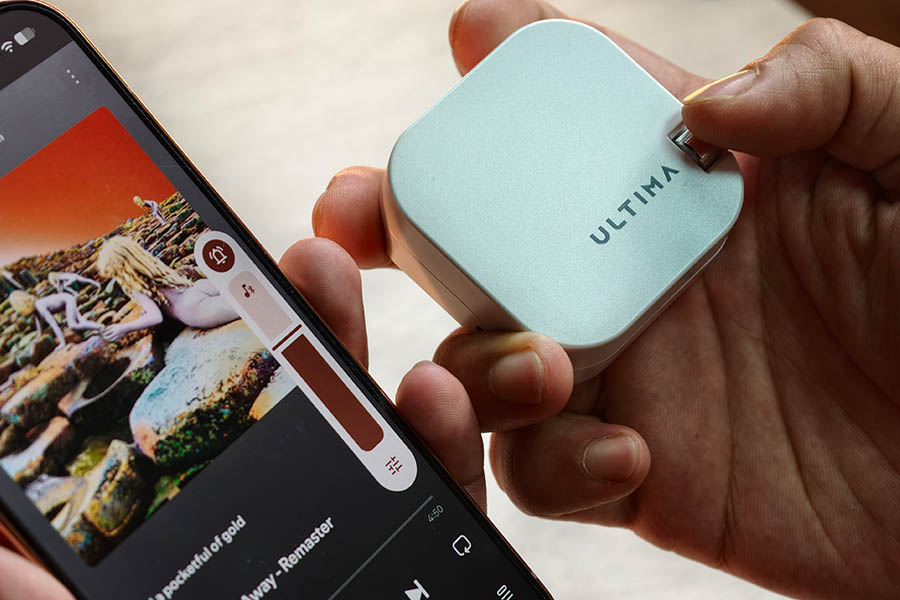 Ultima Aura review volume control by roating Dial