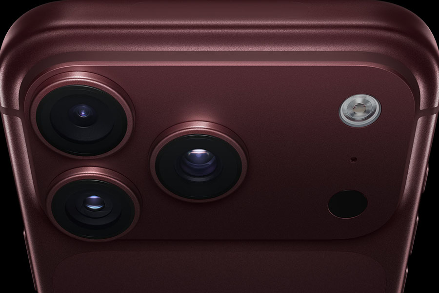 iPhone 18 Pro Max Camera with Variable Aperture Lens