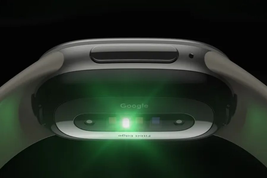 Google Fitbit Edge health sensor