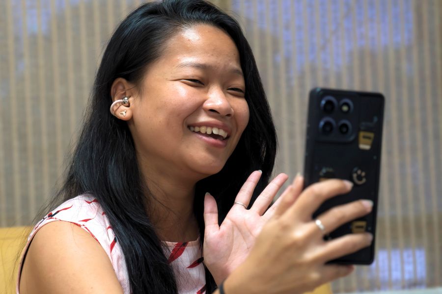 Huawei-FreeClips2-Video-Calling