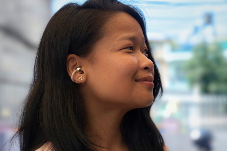 Huawei-FreeClips2-Wearing-Earbuds