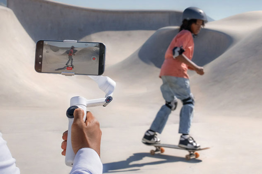 Insta360 Flow 2 tracking and framing